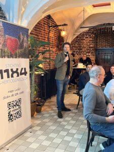 Maurice Winkels opent de pubquiz
